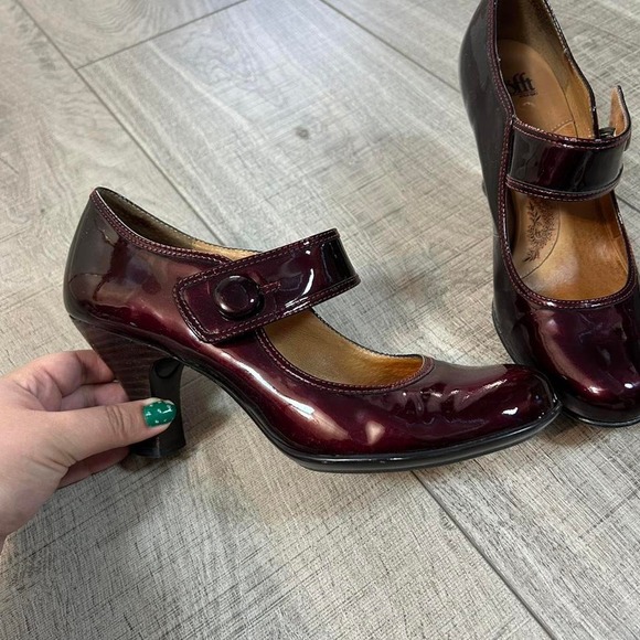 Söfft Burgundy Patent Leather Mary Jane Heels - Size 9 Chunky Comfort Pumps - Picture 3 of 6